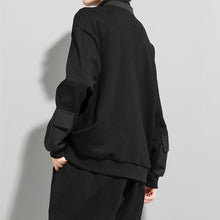 Load image into Gallery viewer, Black Pocket Zipper Loose Sweatshirt
