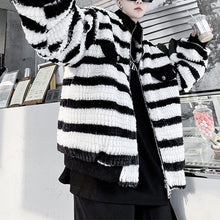 Load image into Gallery viewer, Black And White Contrast Stripe Plush Jacket
