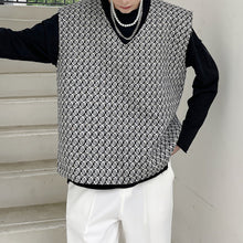 Load image into Gallery viewer, V-neck Pullover Woven Chunky Floral Waistcoat
