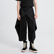 Load image into Gallery viewer, Black Tapered Cropped Straight-leg Casual Pants
