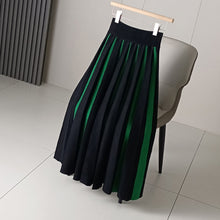 Load image into Gallery viewer, Autumn and Winter Thick Color Block Pleated Skirt
