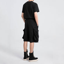 Load image into Gallery viewer, Black Large Pocket Loose Casual Shorts
