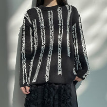 Load image into Gallery viewer, Contrasting Fringed Crew Neck Sweater
