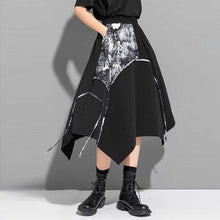 Load image into Gallery viewer, Spliced Irregular Print Skirt
