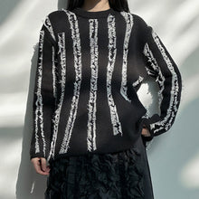 Load image into Gallery viewer, Contrasting Fringed Crew Neck Sweater
