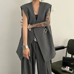 Loose-fitting Sleeveless Collarless Vest