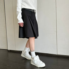 Load image into Gallery viewer, Black Pleated Wide Leg Shorts
