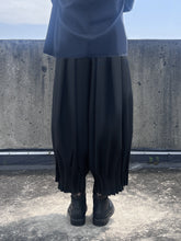 Load image into Gallery viewer, Loose Pleated Cropped Wide-leg Pants
