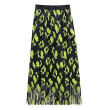 Load image into Gallery viewer, Loose Peated Printed Fringe Skirt
