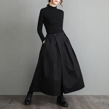 Load image into Gallery viewer, Pleated Black Wide Leg Pants
