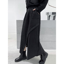 Load image into Gallery viewer, French Retro Black High Waist Thick Skirt
