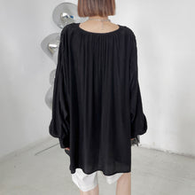 Load image into Gallery viewer, V Neck Long Sleeved Loose Shirt
