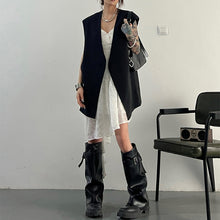 Load image into Gallery viewer, Loose-fitting Sleeveless Collarless Vest
