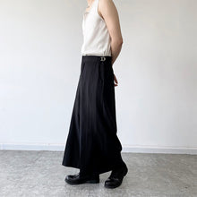 Load image into Gallery viewer, Black Pleated Wide Leg Culottes
