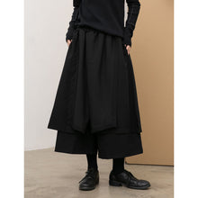 Load image into Gallery viewer, Irregular Multi-layer Cropped Hakama
