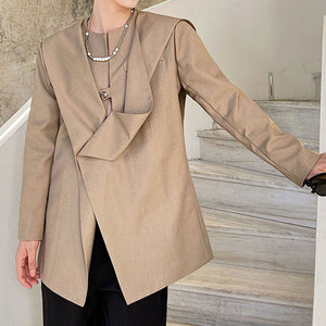 Three-dimensional Cut Blazer