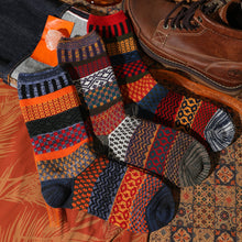 Load image into Gallery viewer, Men&#39;s Retro Ethnic Thick Line Socks
