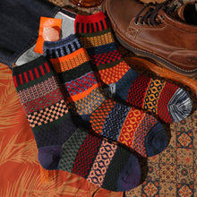 Load image into Gallery viewer, Men&#39;s Retro Ethnic Thick Line Socks
