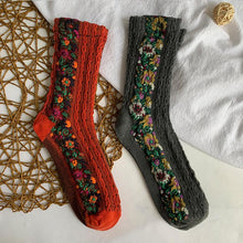 Load image into Gallery viewer, Warm Ethnic Cute Floral Printing Socks
