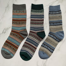 Load image into Gallery viewer, Winter Retro Ethnic Couple Socks
