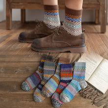 Load image into Gallery viewer, Men&#39;s Retro Ethnic Socks
