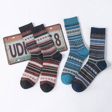 Load image into Gallery viewer, Winter Retro Ethnic Couple Socks
