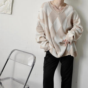 Loose V-Neck Diamond Pullover Sweater